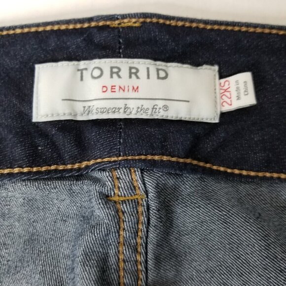 Torrid Women Denim 3X High Rise Skinny Stretch Dark Jegging Short Staple Capsule - Picture 4 of 14